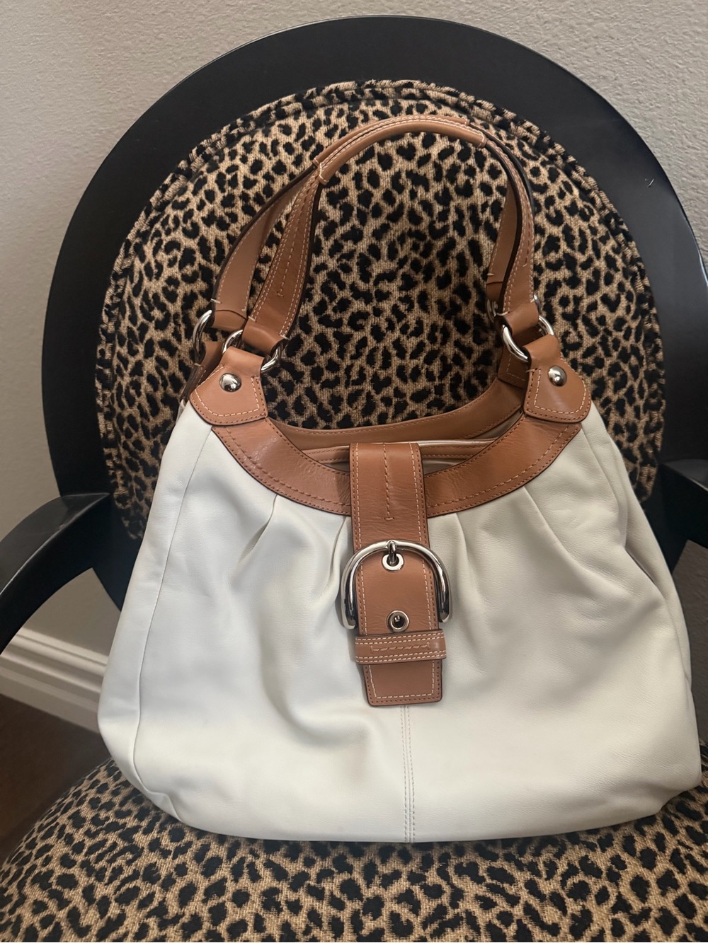 Y2K Coach Lynn Soho Cream and Tan Leather Shoulder Bag